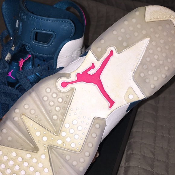 Air Jordan 6 Retro - Picture 6 of 8